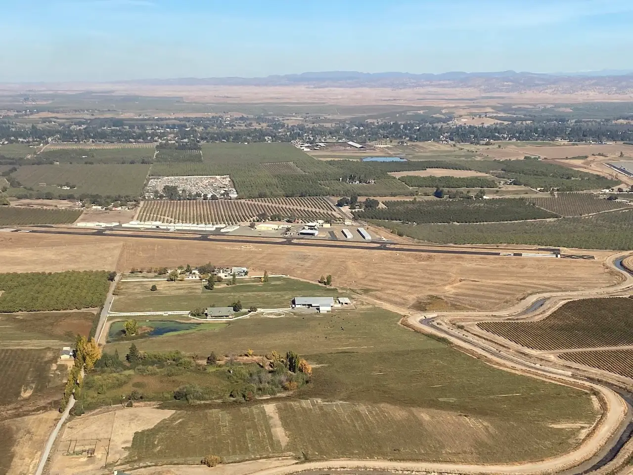 Oakdale Airport (ODC), photo 3