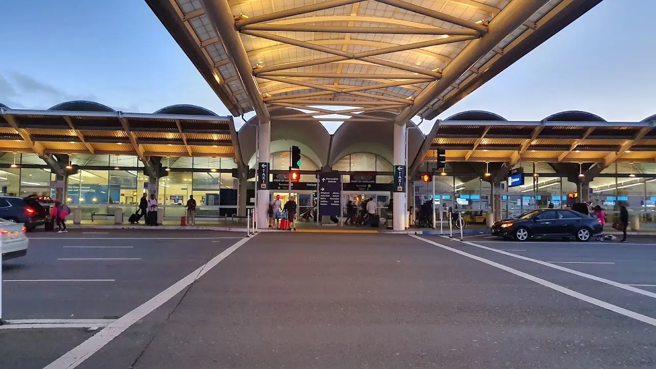 San Francisco Bay Oakland International Airport (OAK), photo 2