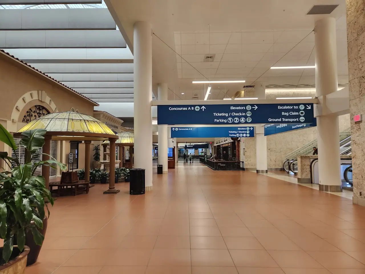 Palm Beach International Airport (PBI), photo 2