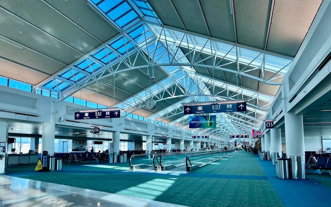 Portland International Airport (PDX), photo 3