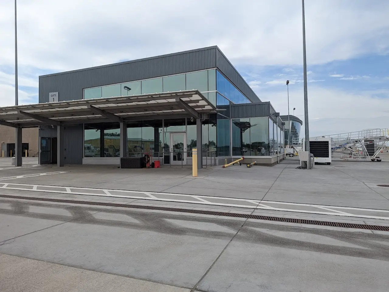 Richland Airport (RLD), photo 2