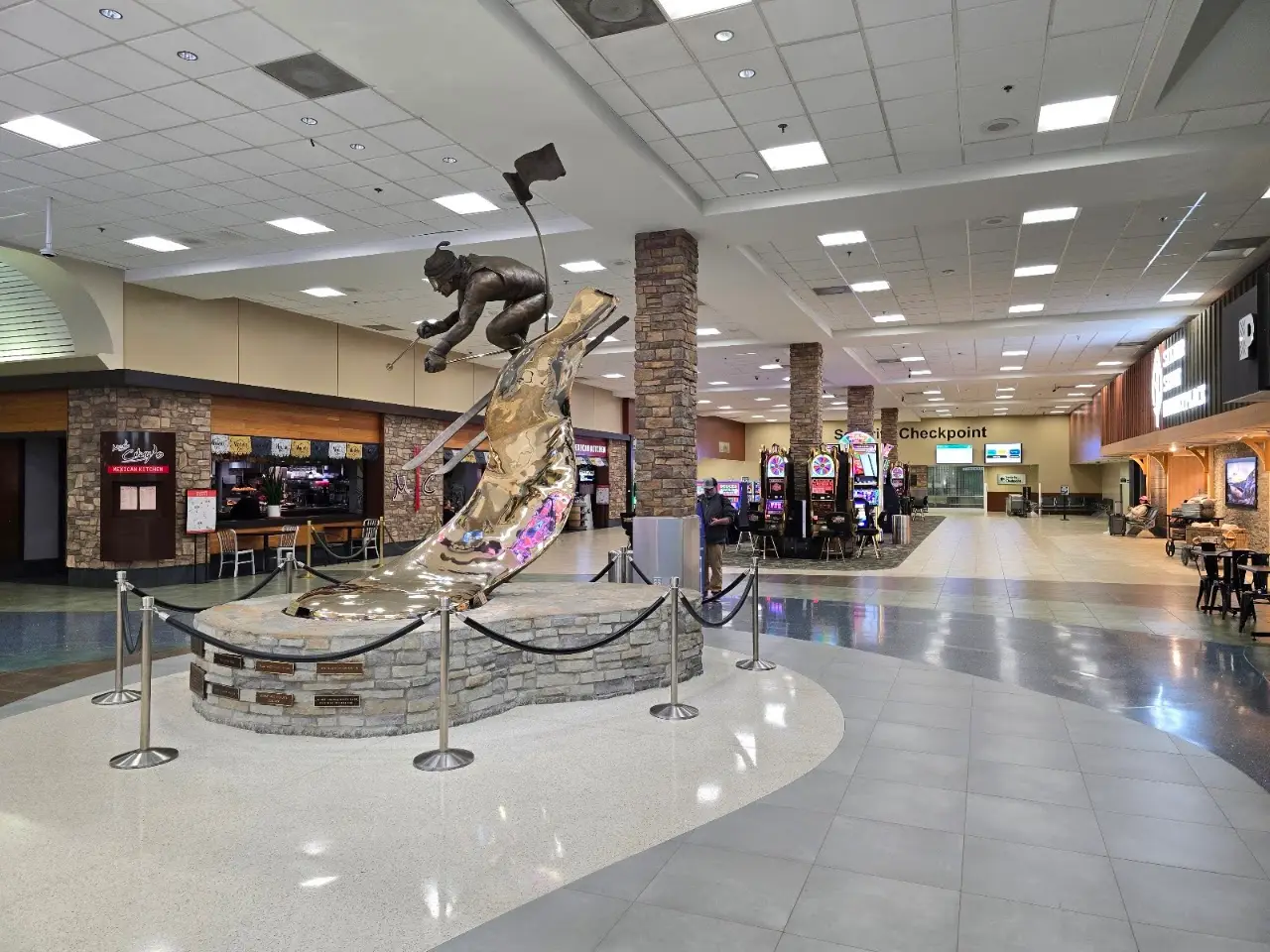 Reno Tahoe International Airport (RNO), photo 4