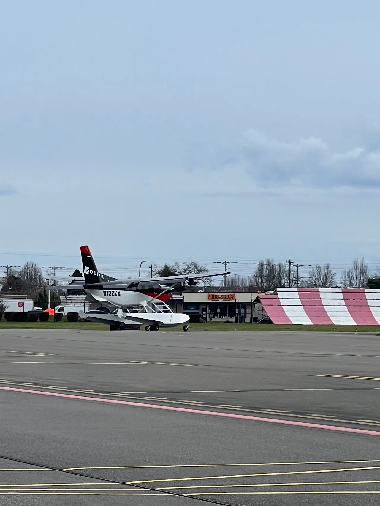 Renton Municipal Airport (RNT), photo 2
