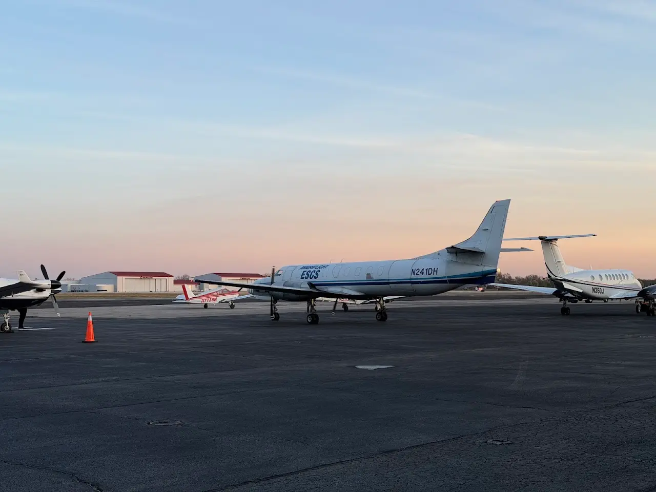 Tulsa Riverside Airport (RVS), photo 2