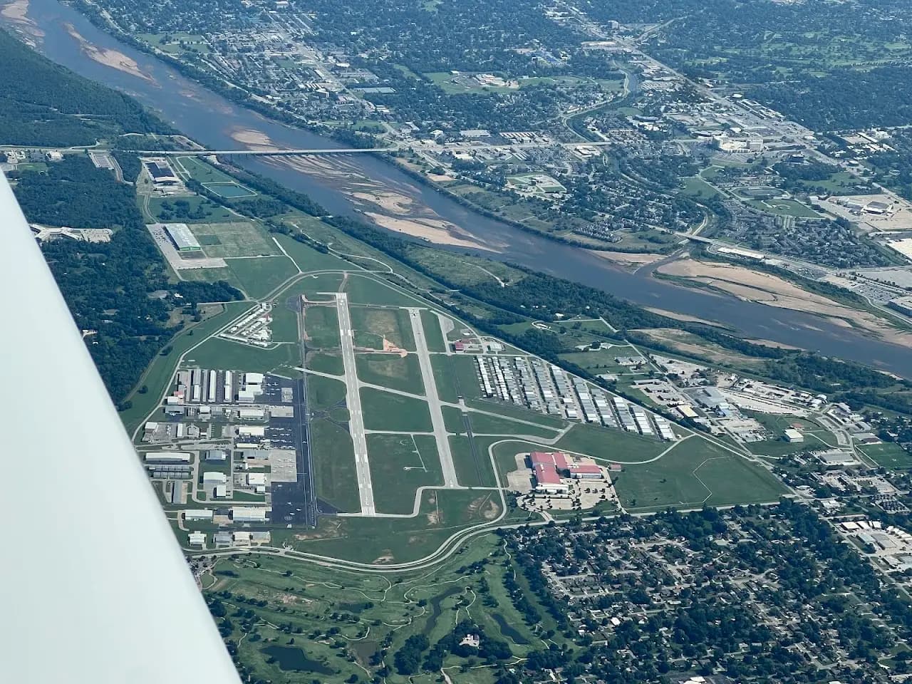 Tulsa Riverside Airport (RVS), photo 3