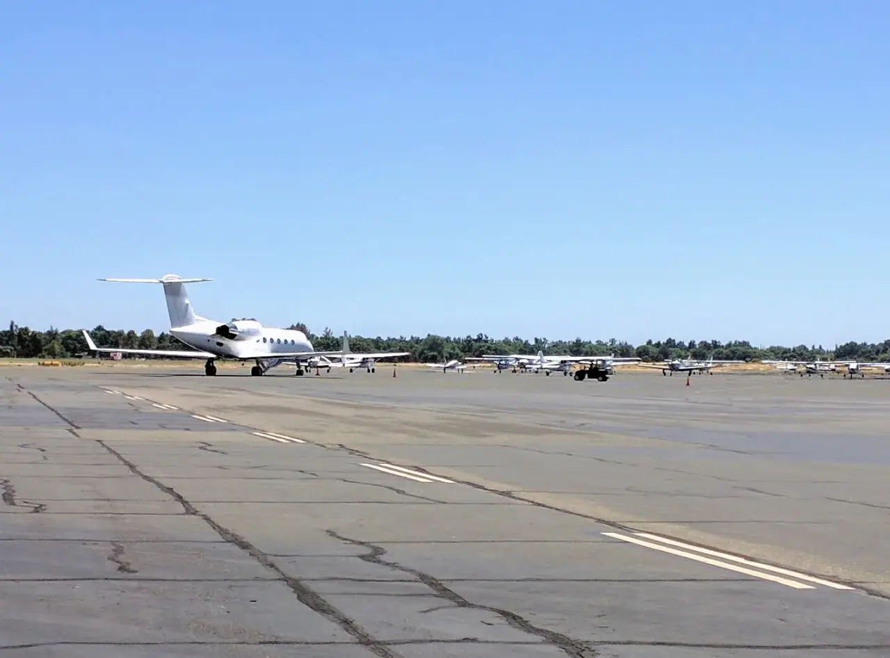 Sacramento Executive Airport (SAC), photo 3