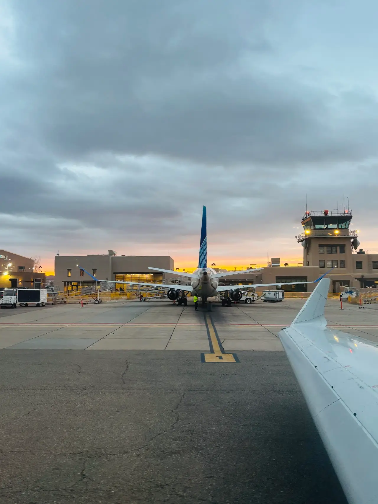 Santa Fe Municipal Airport (SAF), photo 4
