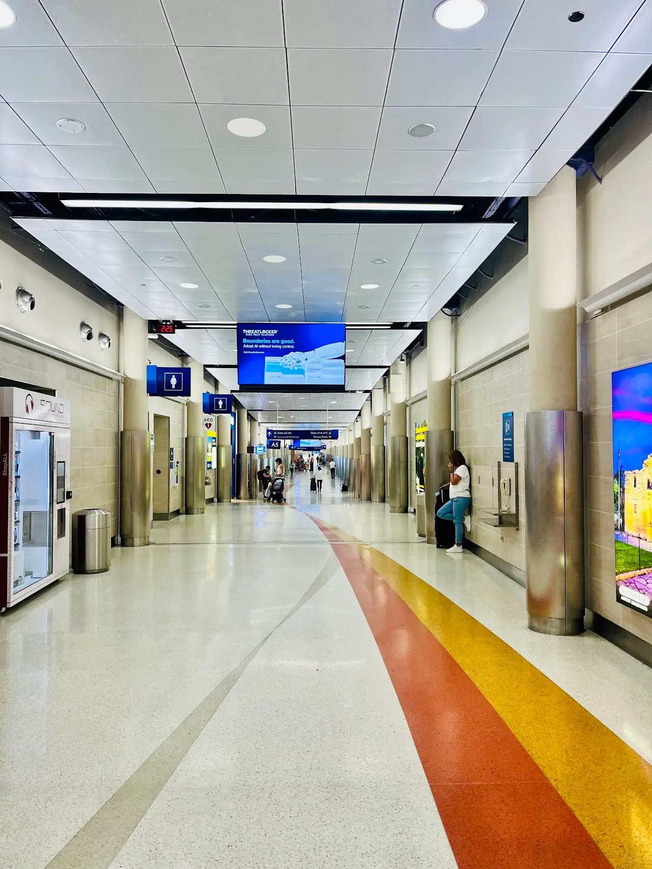 San Antonio International Airport (SAT), photo 2