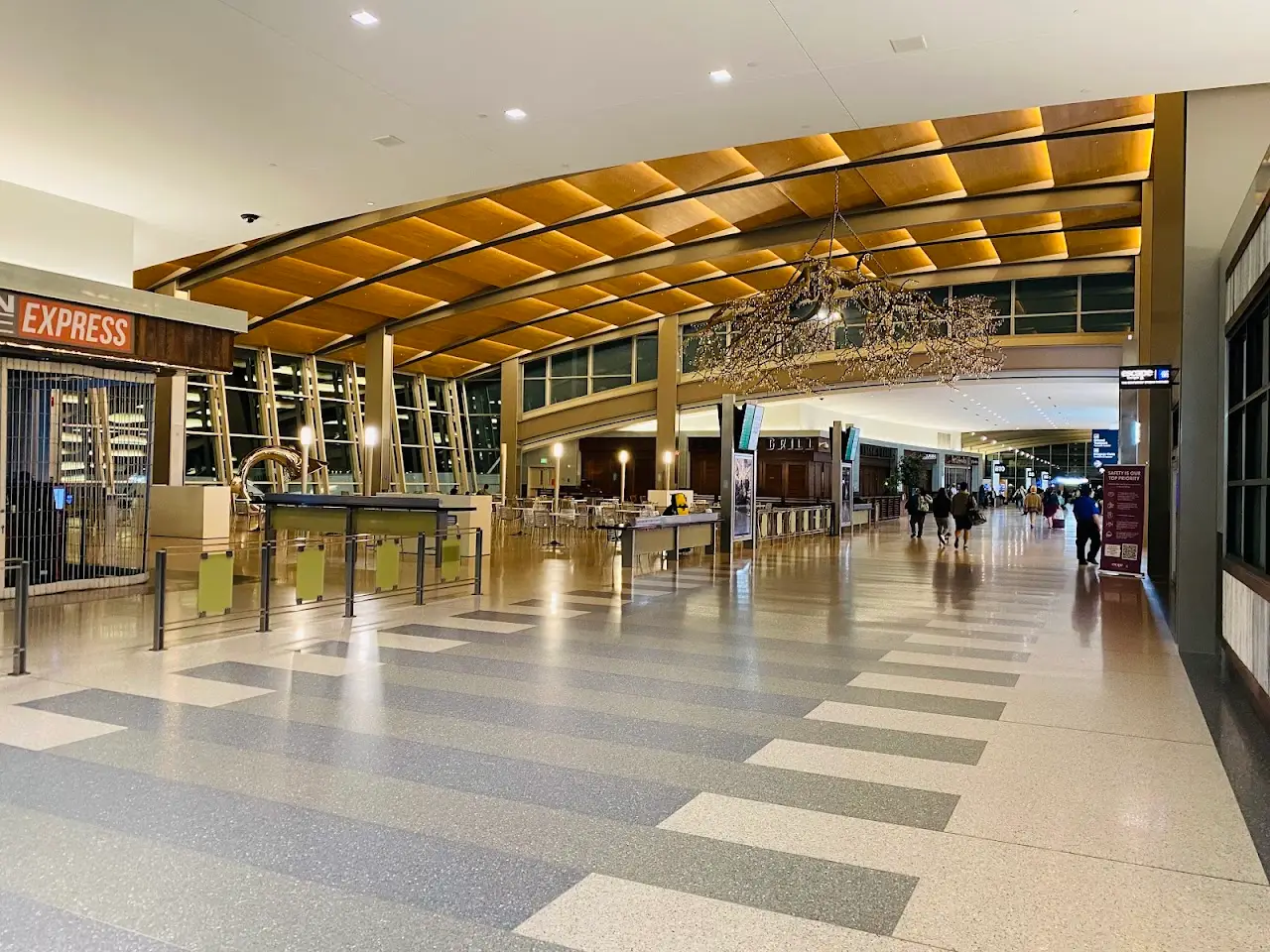 Sacramento International Airport (SMF), photo 4