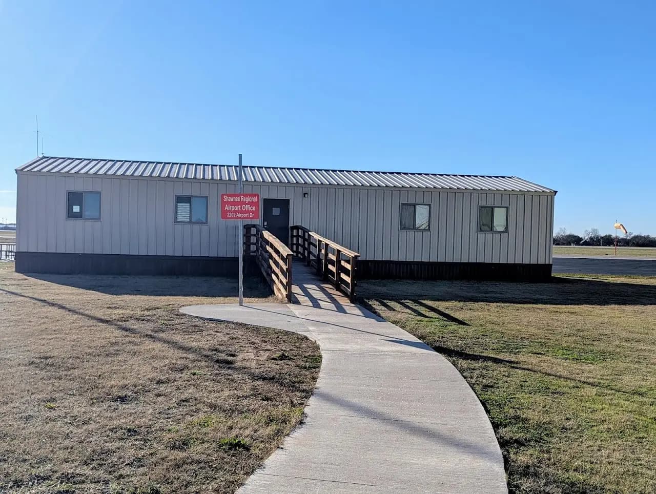 Shawnee Regional Airport (SNL), photo 2