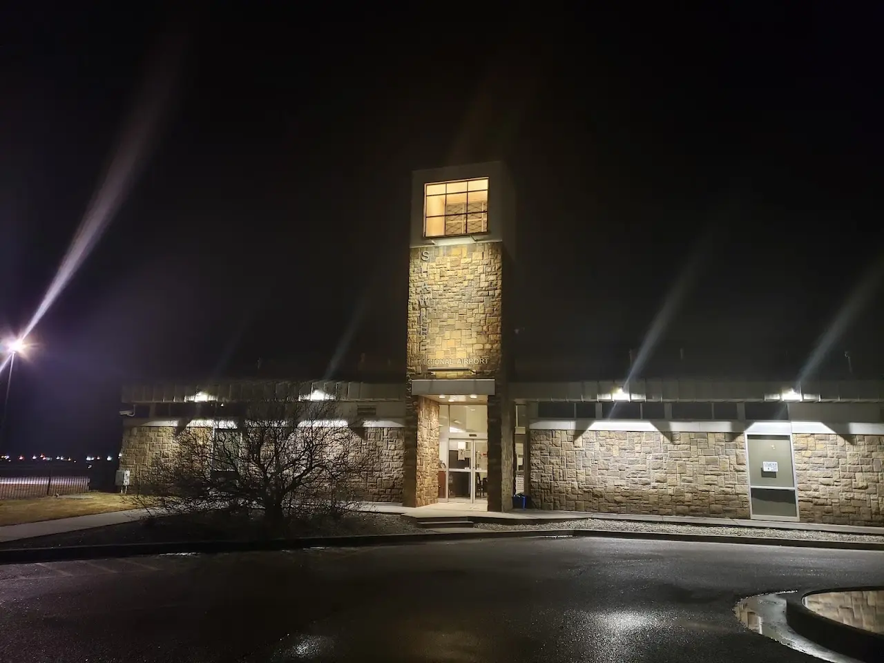 Shawnee Regional Airport (SNL), photo 4