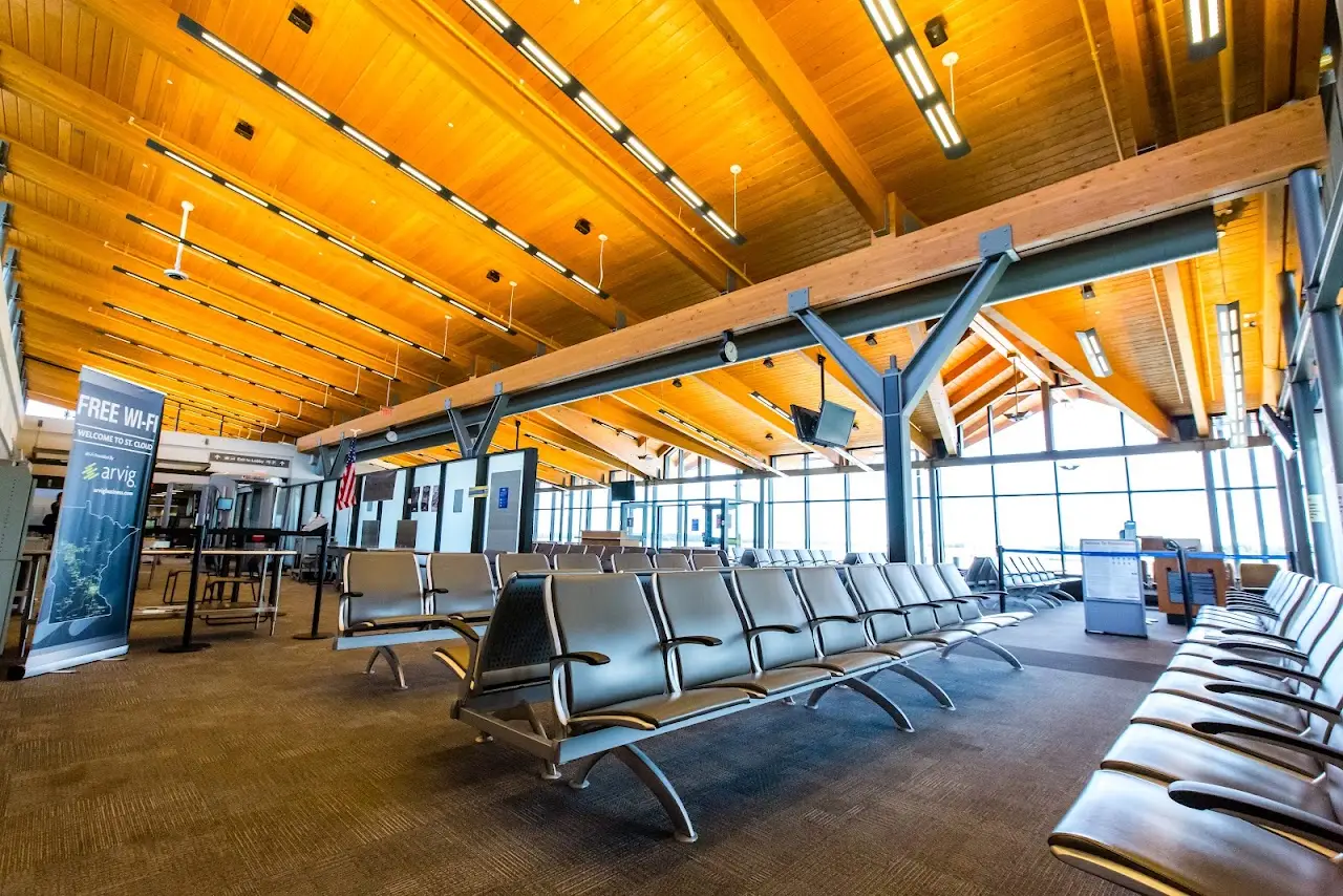 Saint Cloud Regional Airport (STC), photo 3