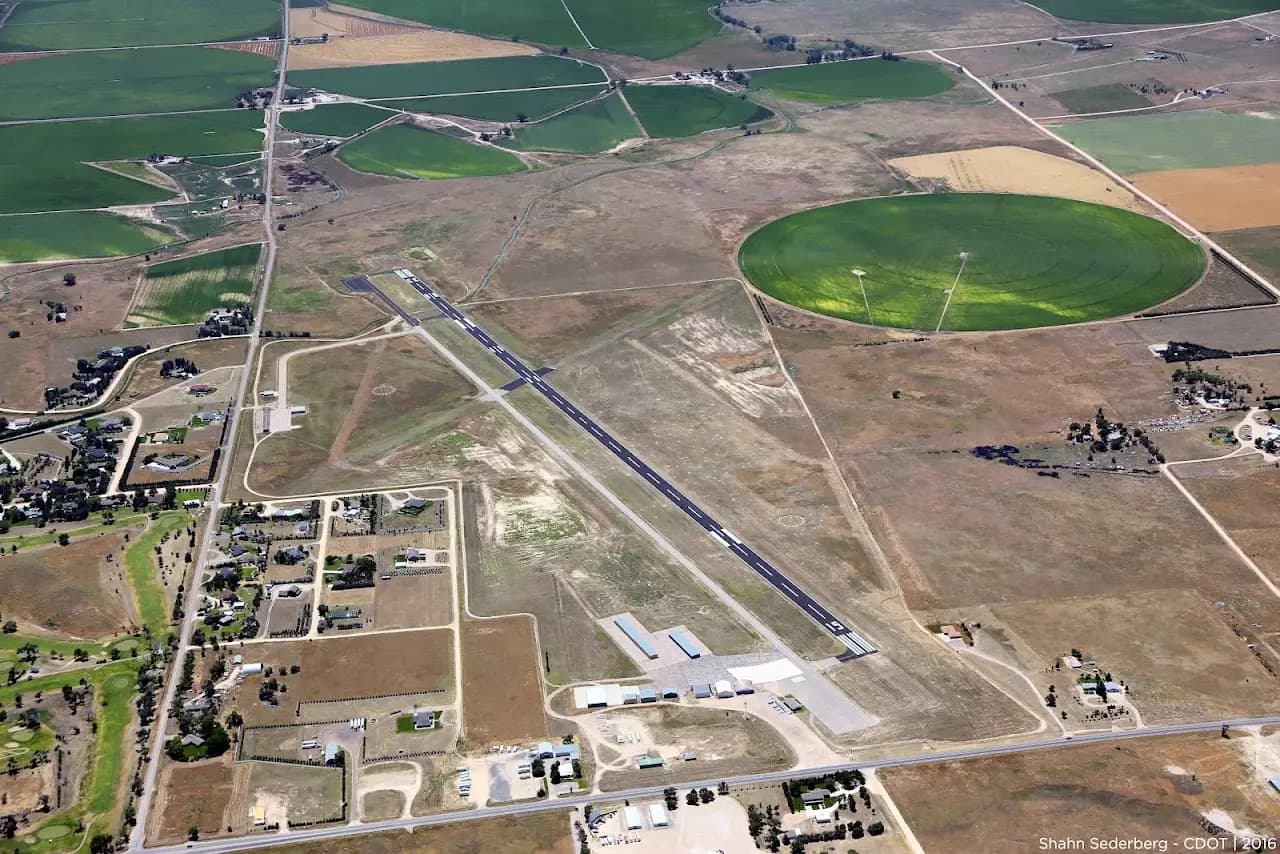 Sterling Municipal Airport (STK), photo 3