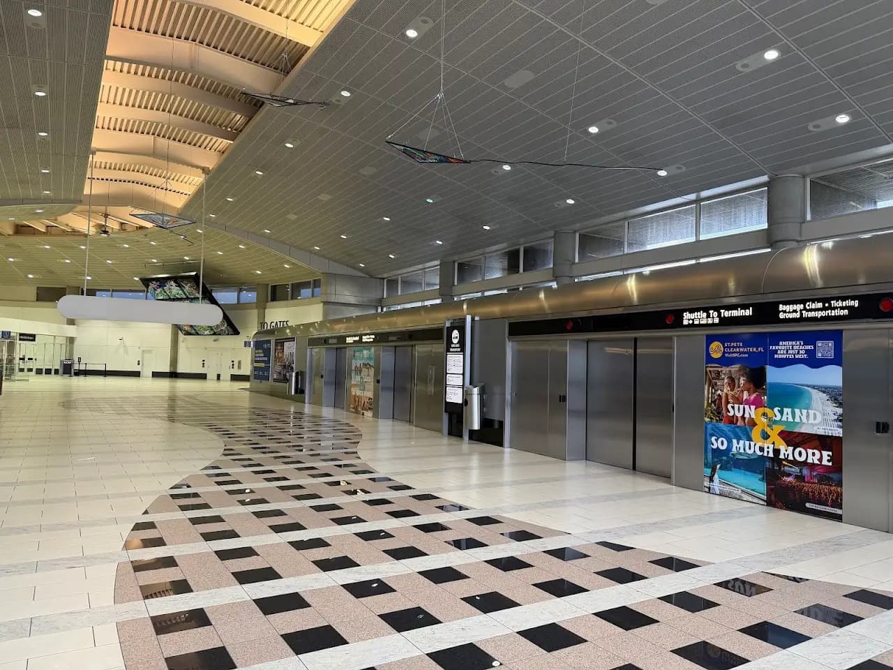 Tampa International Airport (TPA), photo 2