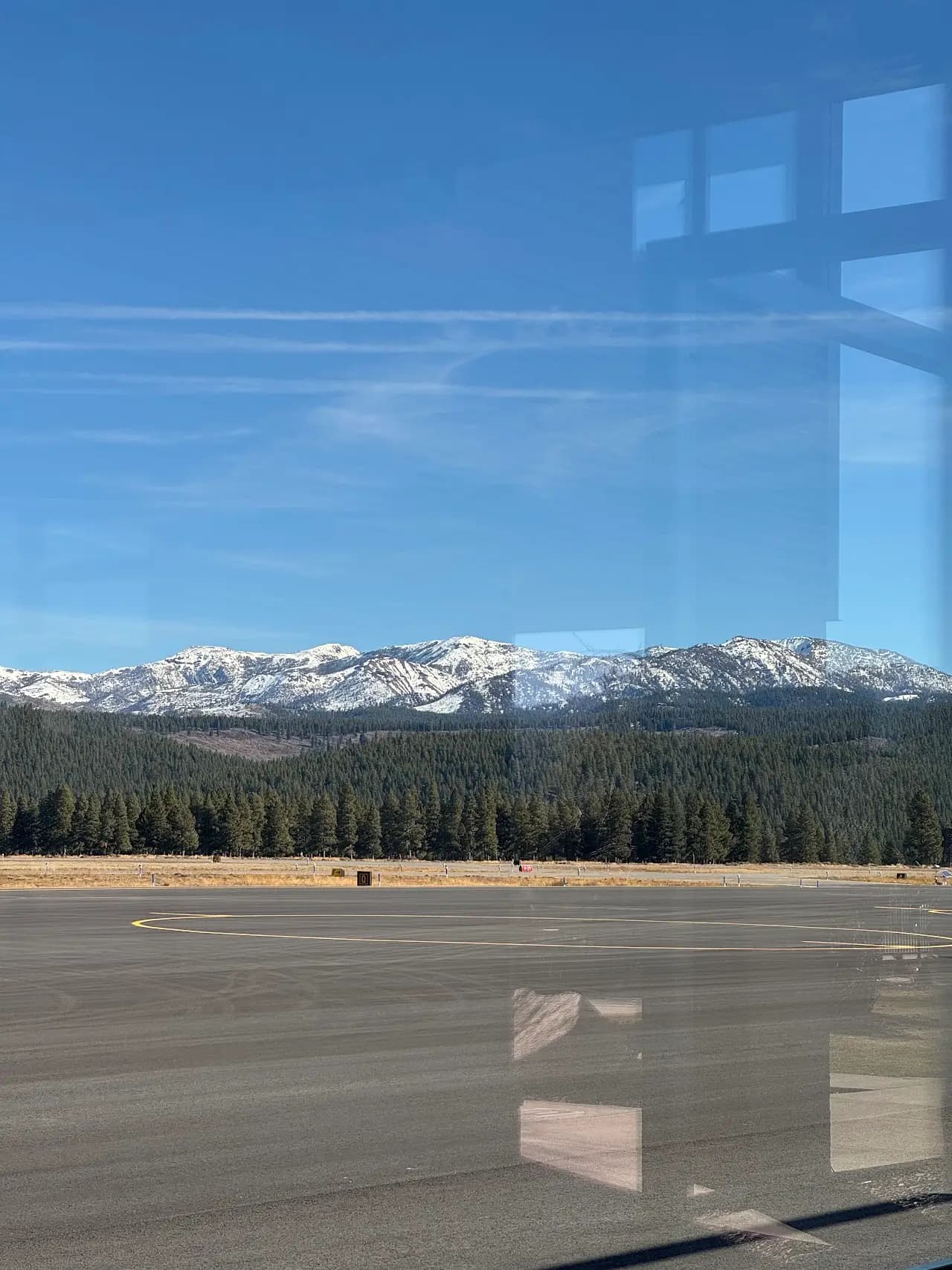 Truckee Tahoe Airport (TKF), photo 2