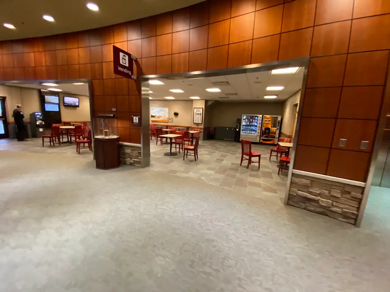 Cherry Capital Airport (TVC), photo 3