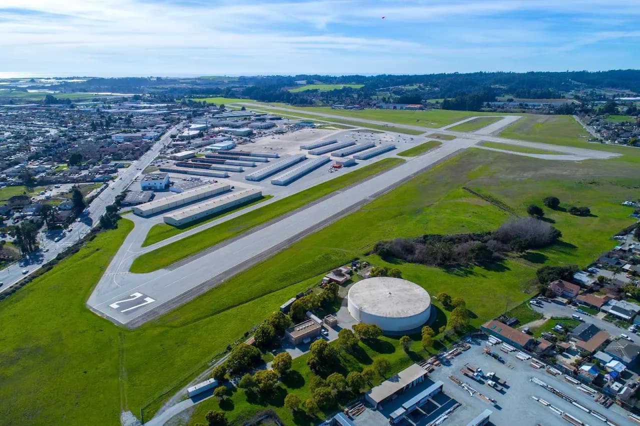 Watsonville Municipal Airport (WVI), photo 2