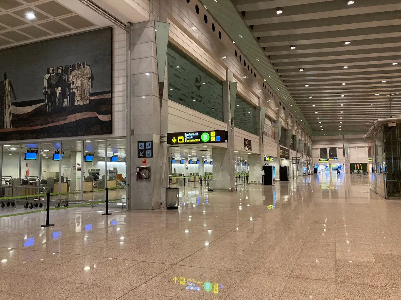Josep Tarradellas Barcelona-El Prat Airport (BCN), photo 4