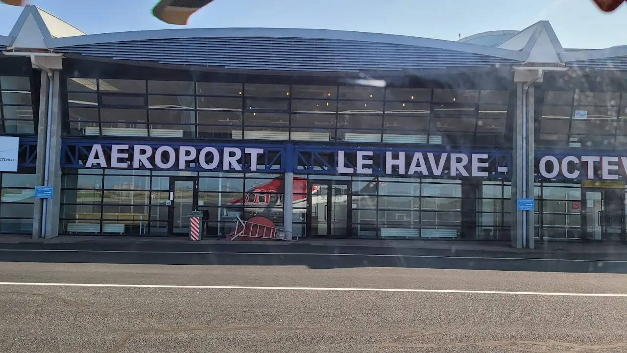 Le Havre-Octeville Airport (LEH), photo 3