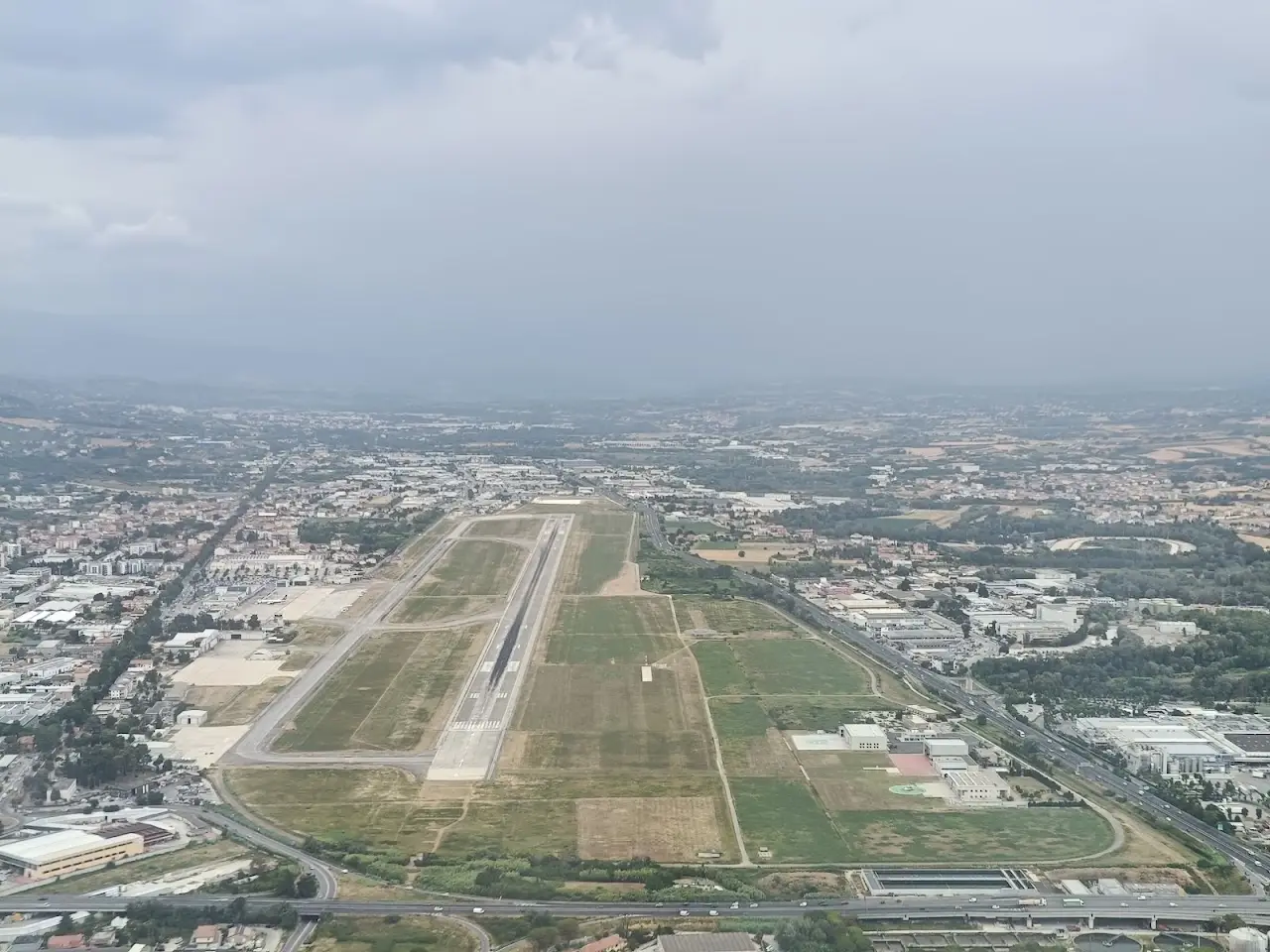 Abruzzo Airport (PSR), photo 4