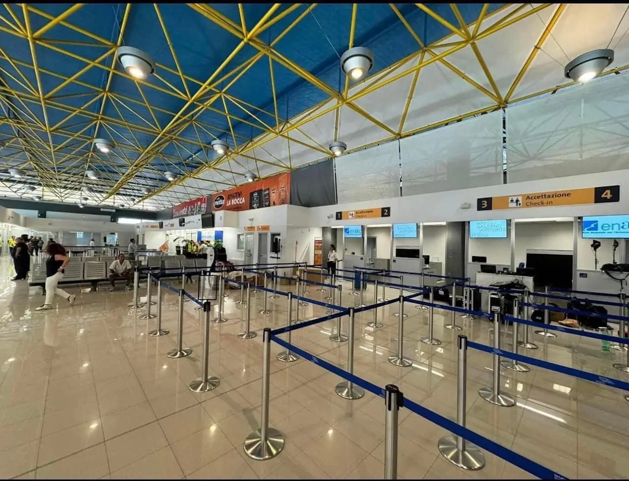Salerno Costa d'Amalfi Airport (QSR), photo 2