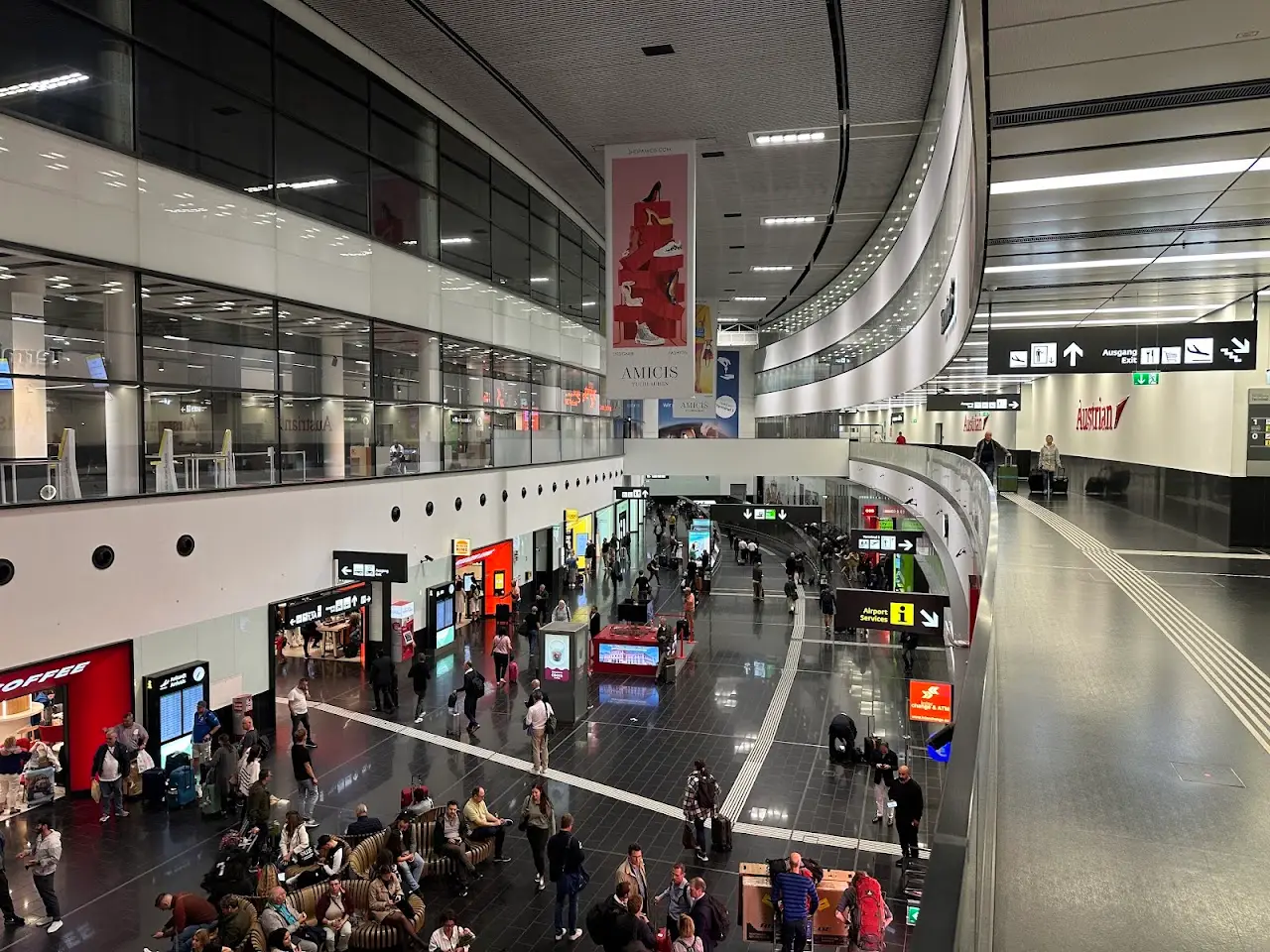 Vienna International Airport (VIE), photo 2