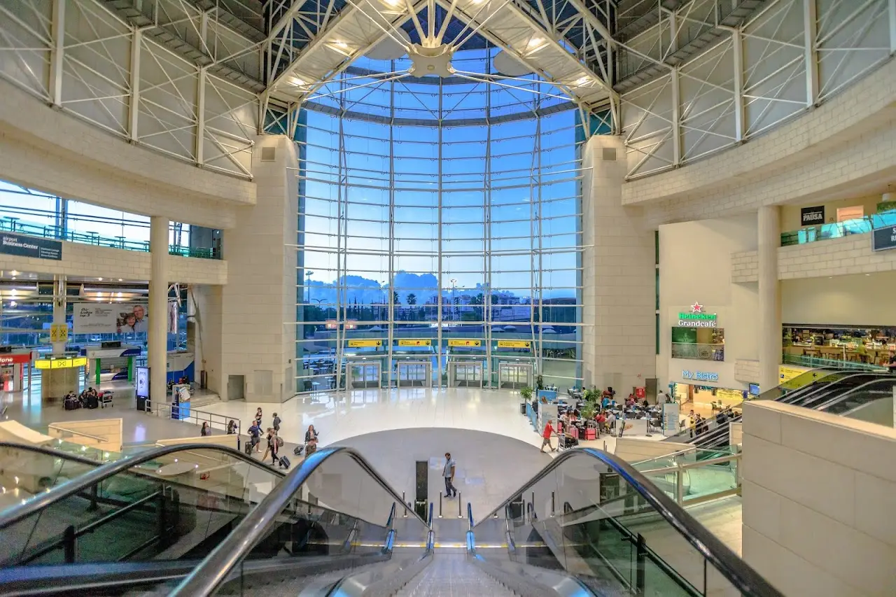 Lisbon Humberto Delgado Airport (LIS), photo 3