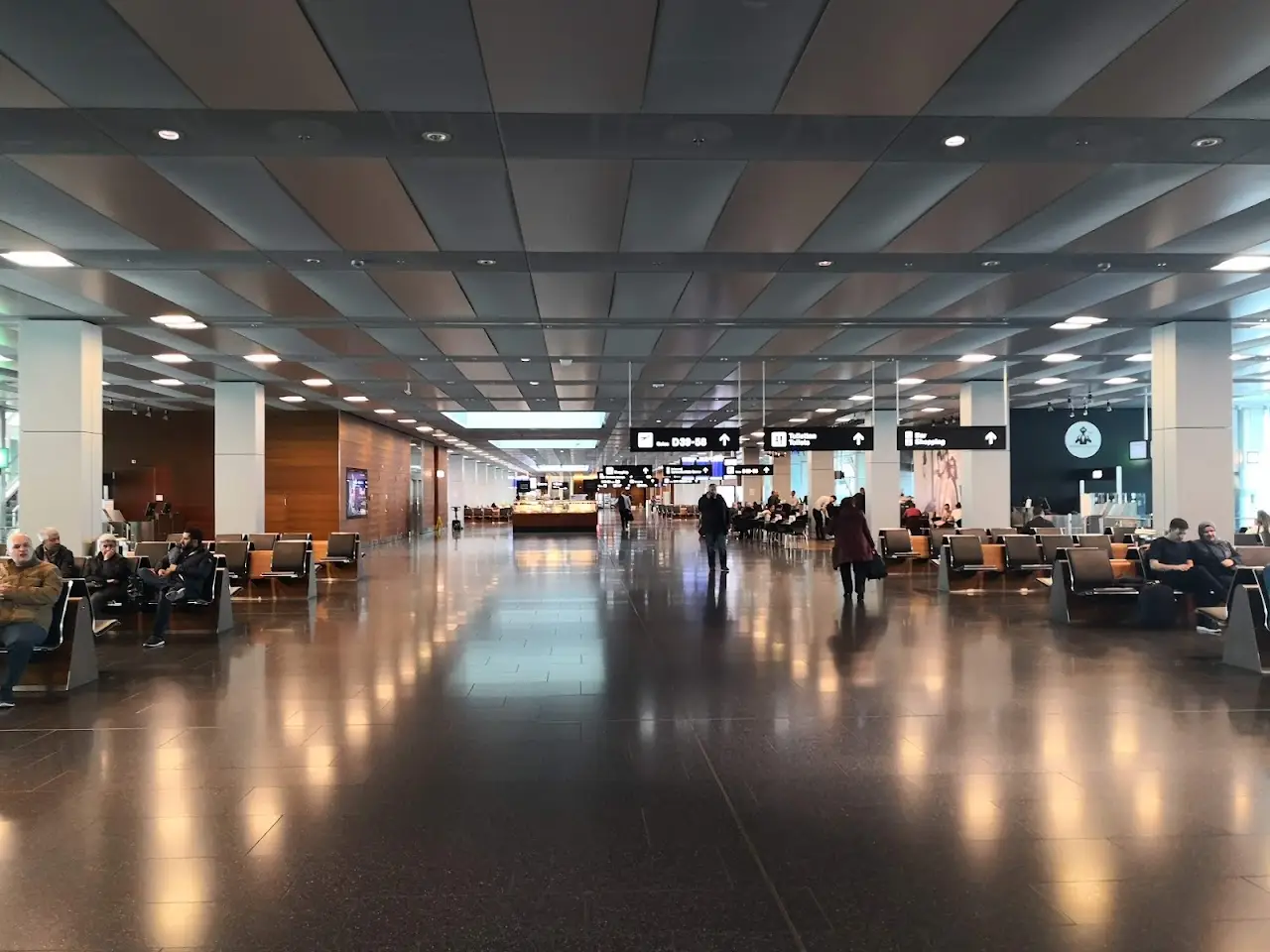 Zürich Airport (ZRH), photo 2