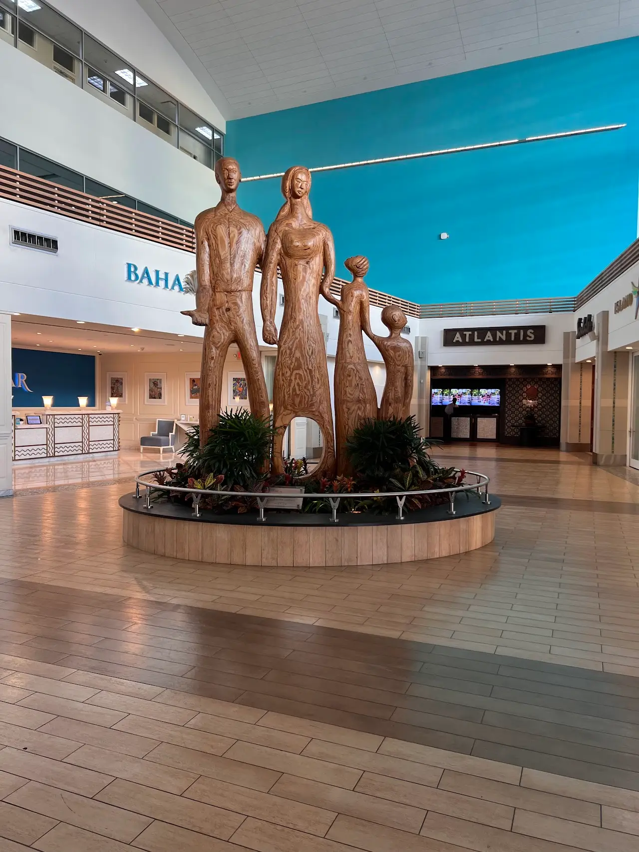 Lynden Pindling International Airport (NAS), photo 4