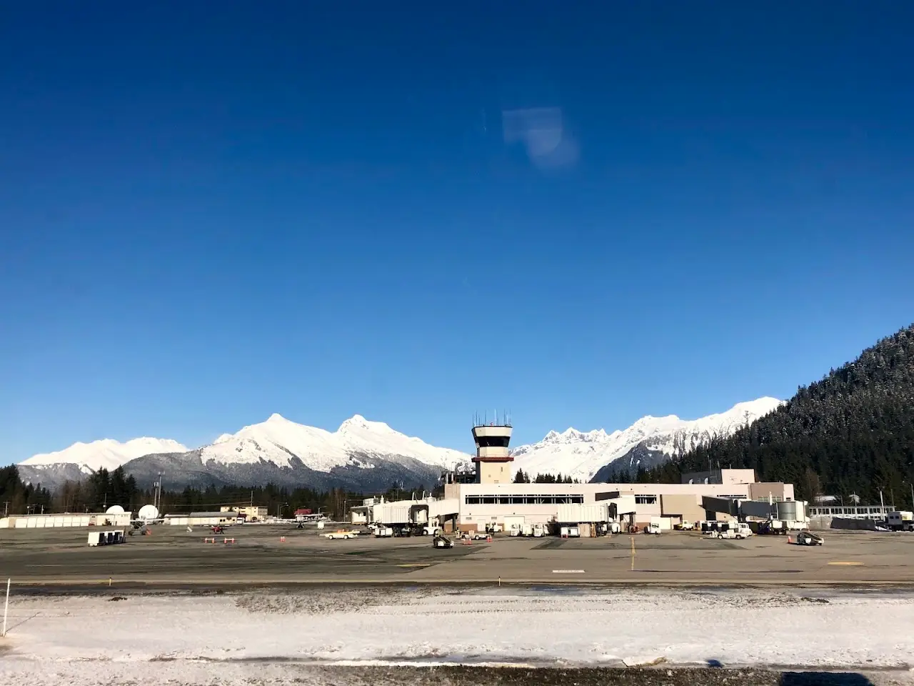 Juneau International Airport (JNU), photo 2
