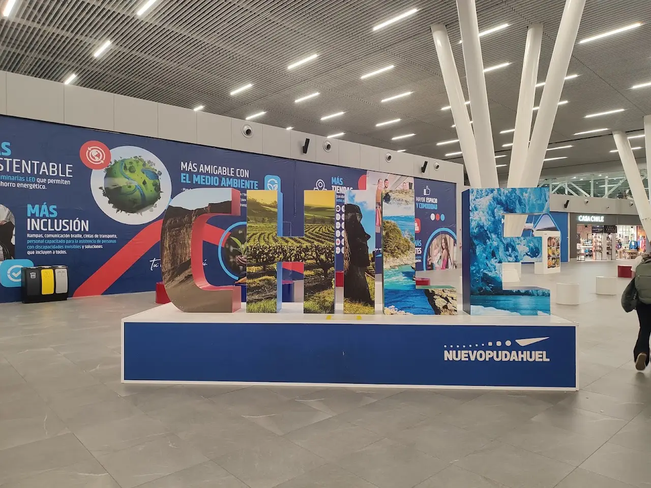 Comodoro Arturo Merino Benítez International Airport (SCL), photo 4