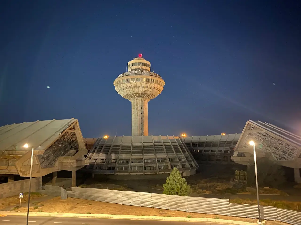 Zvartnots International Airport (EVN), photo 3