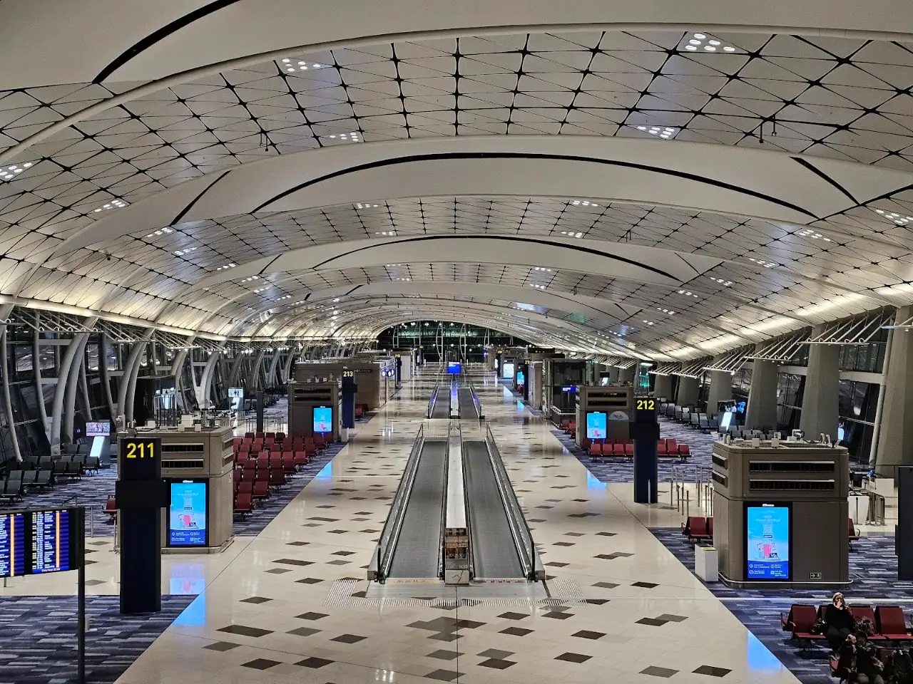 Hong Kong International Airport (HKG), photo 2