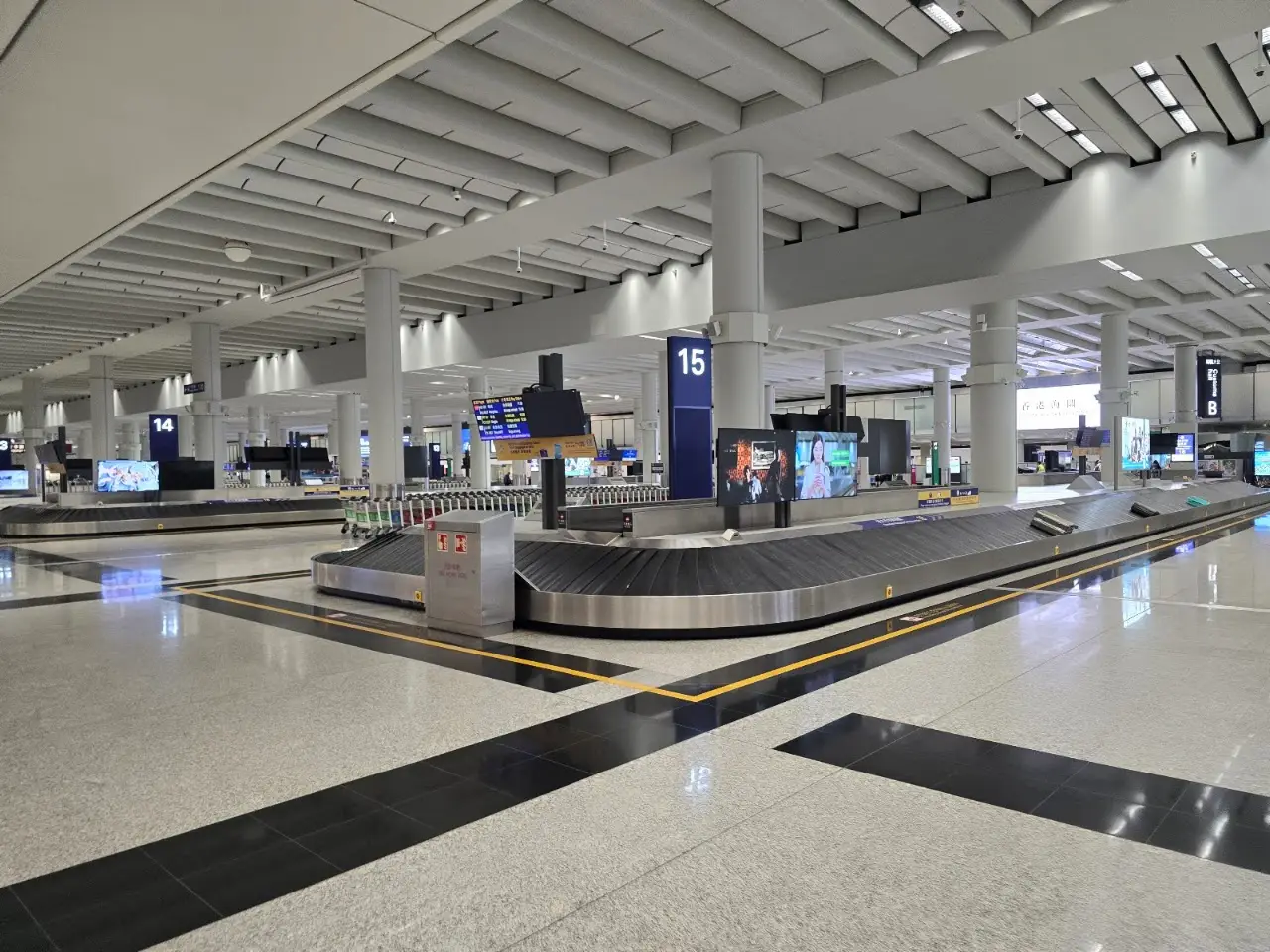 Hong Kong International Airport (HKG), photo 4