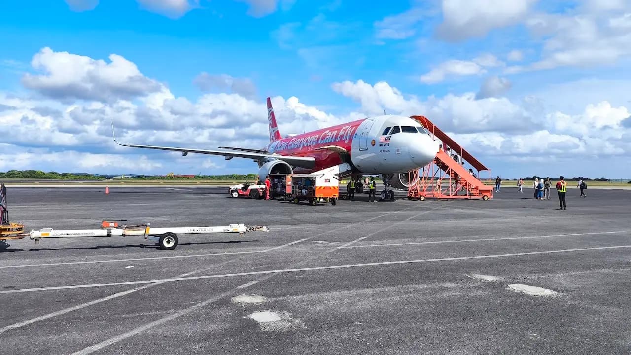 Senai International Airport (JHB), photo 3