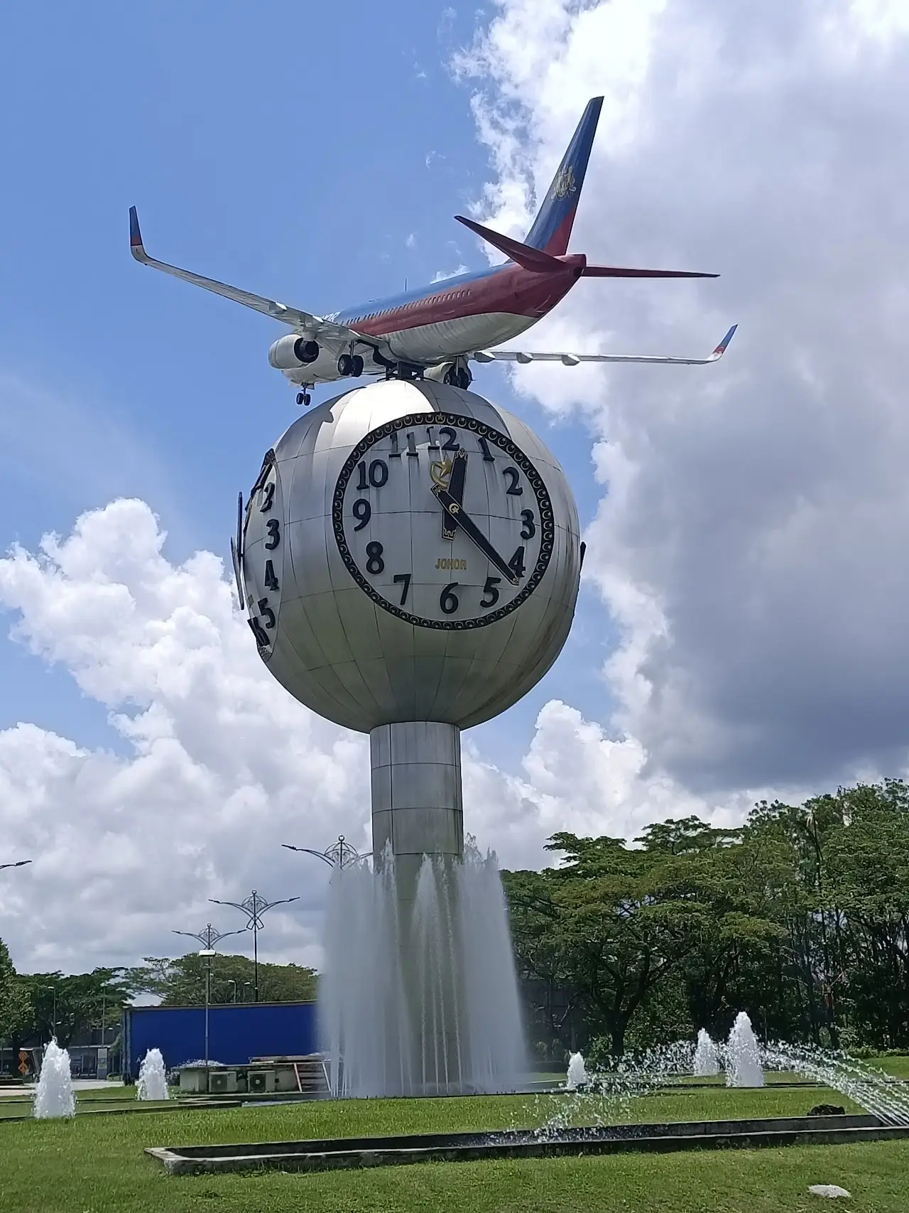 Senai International Airport (JHB), photo 4