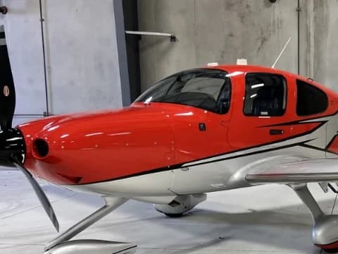 Cirrus SR22 Turbo G6 N916SY
