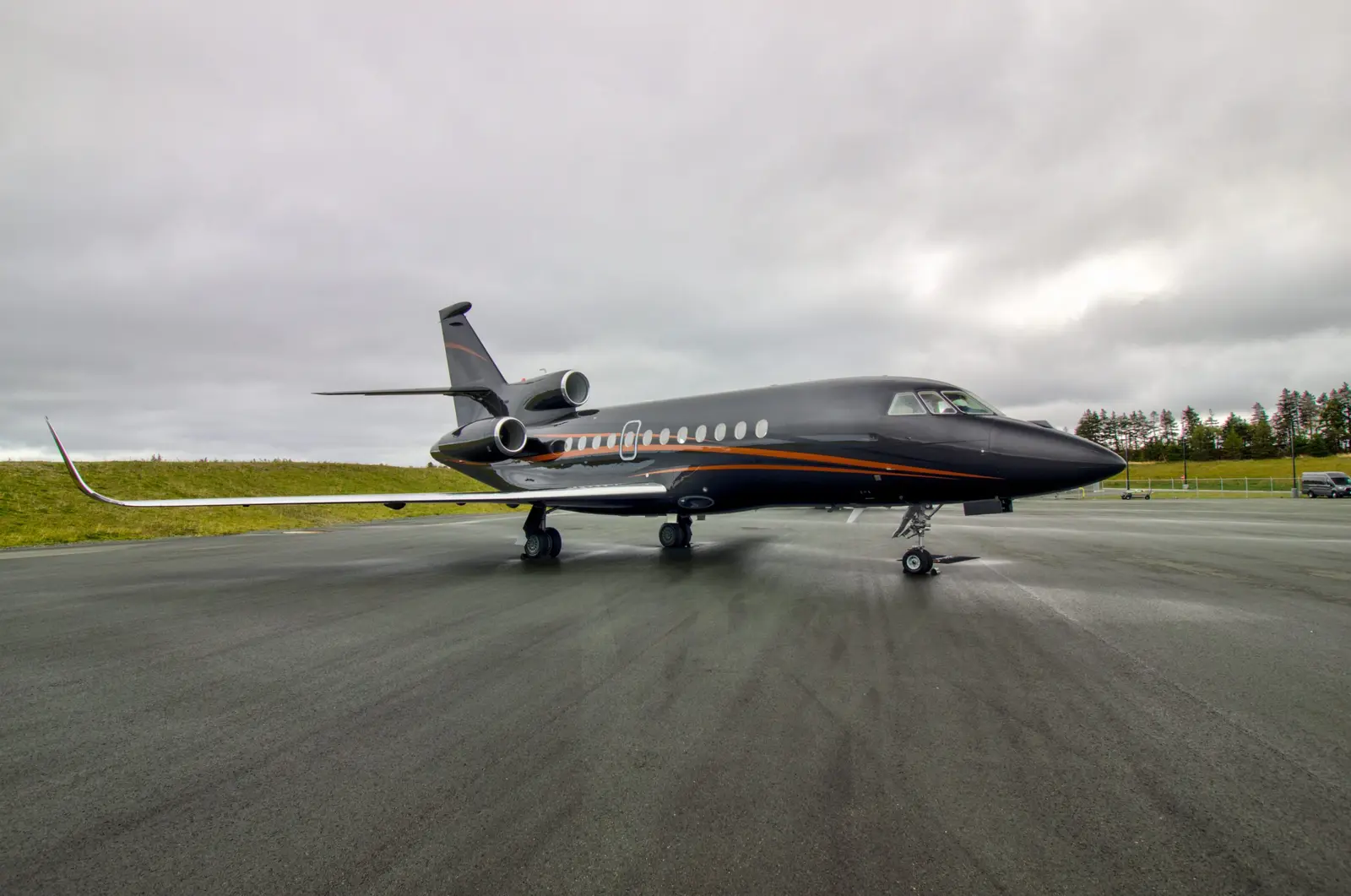 Dassault Falcon 900EX EASy C-FJKG operated by Coywolf Aviation Limited, exterior
