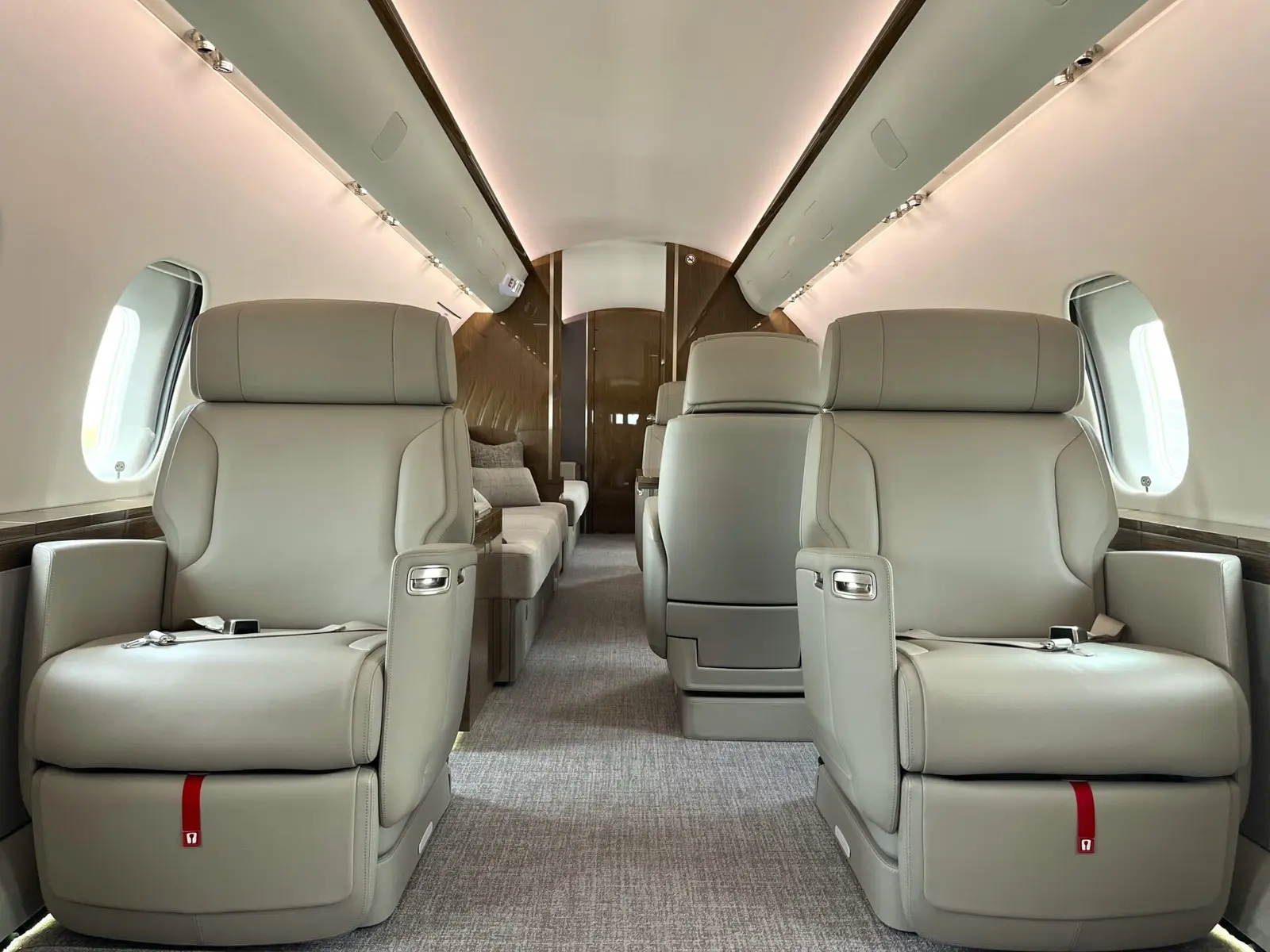Bombardier Global 5500 C-GPHC operated by Skyservice Business Aviation, exterior