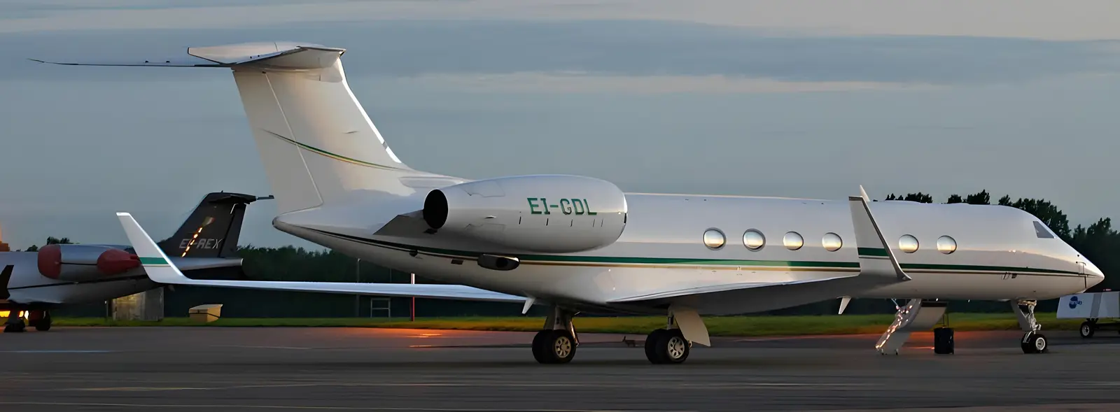 Gulfstream G550 EI-GDL operated by WestAir Aviation, exterior