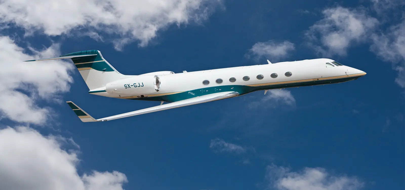 Gulfstream G550 EI-LSY operated by Gainjet Ireland, exterior