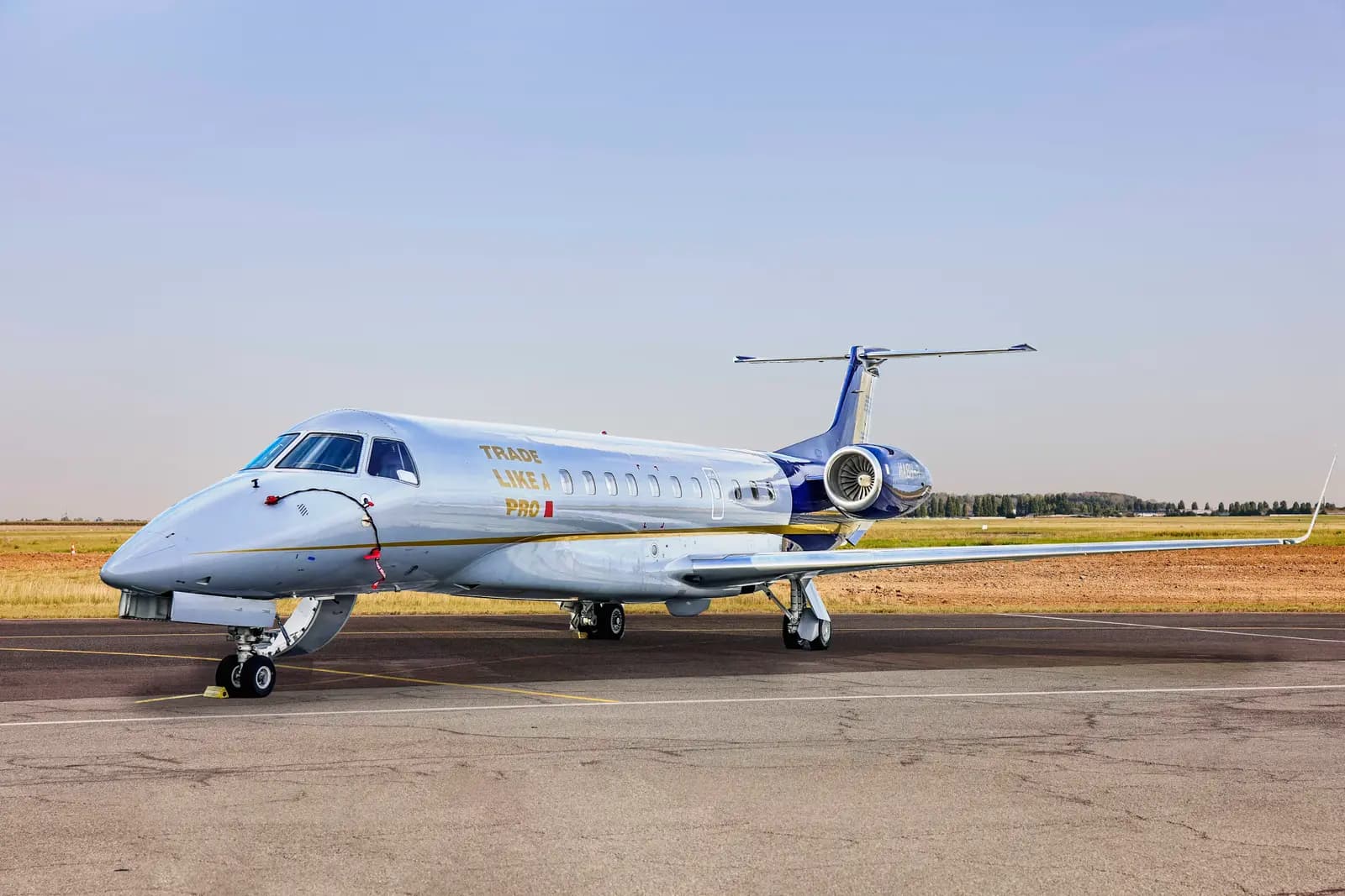 Embraer Legacy 650 F-HBAN operated by Valljet Airline, exterior