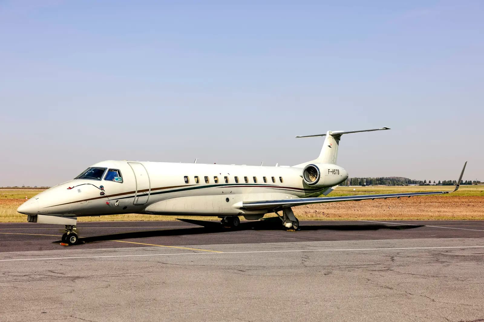 Embraer Legacy 650 F-HSTB operated by Valljet Airline, exterior