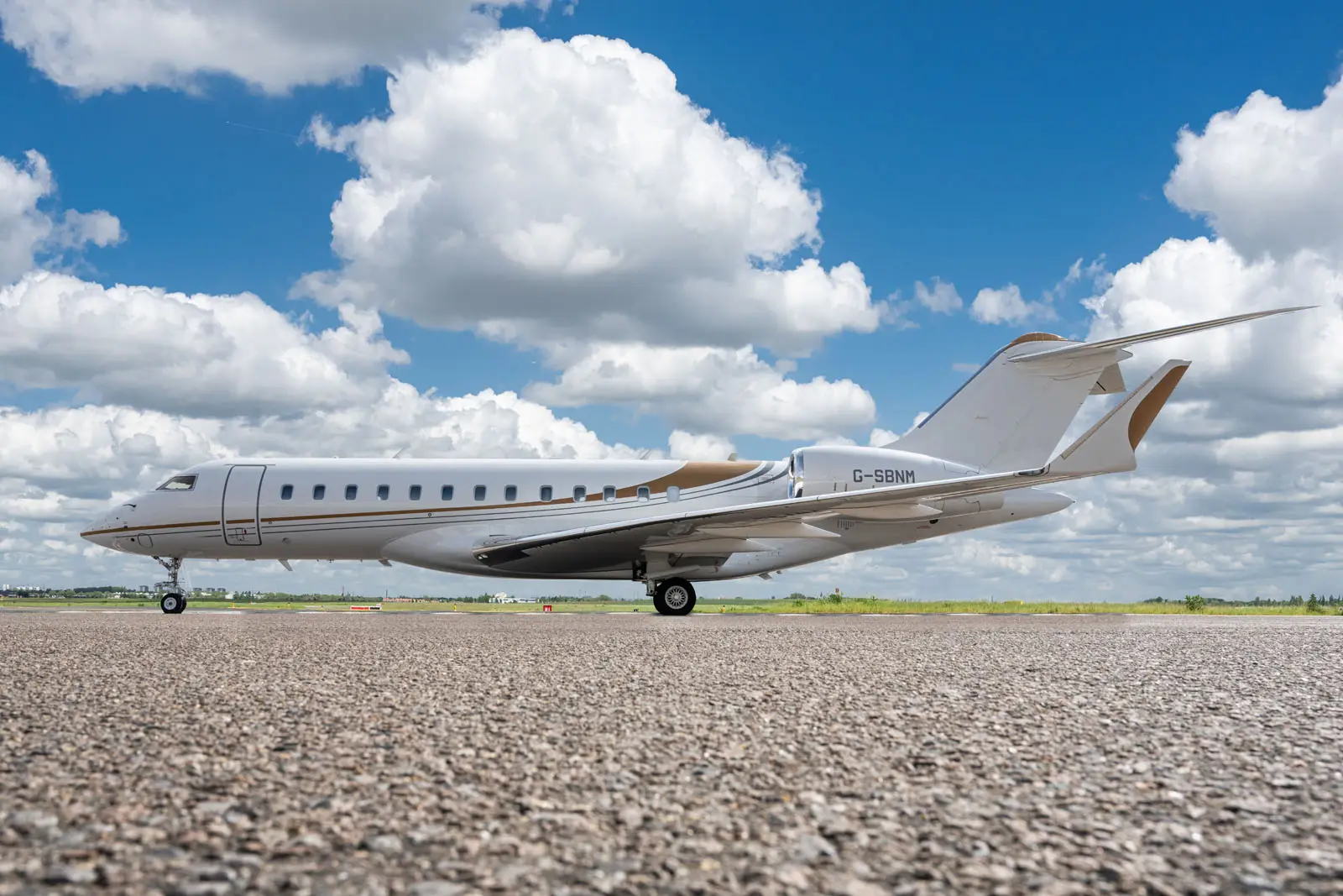 Bombardier Global 6500 G-SBNM operated by Jet Concierge Club, exterior