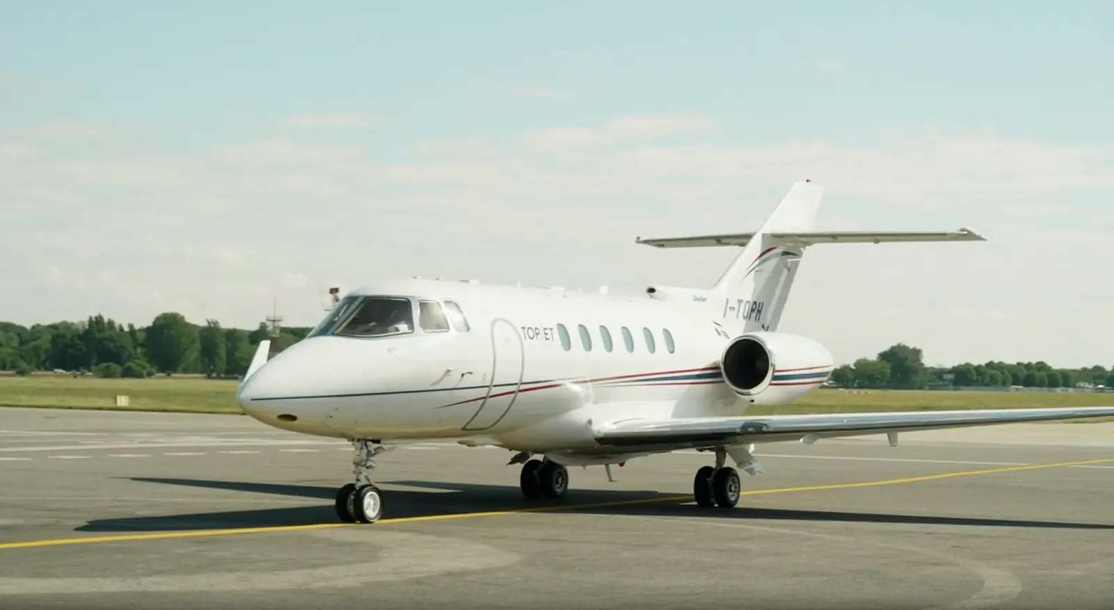 Beechcraft Hawker 850XP I-TOPH operated by Topjet Executive, exterior