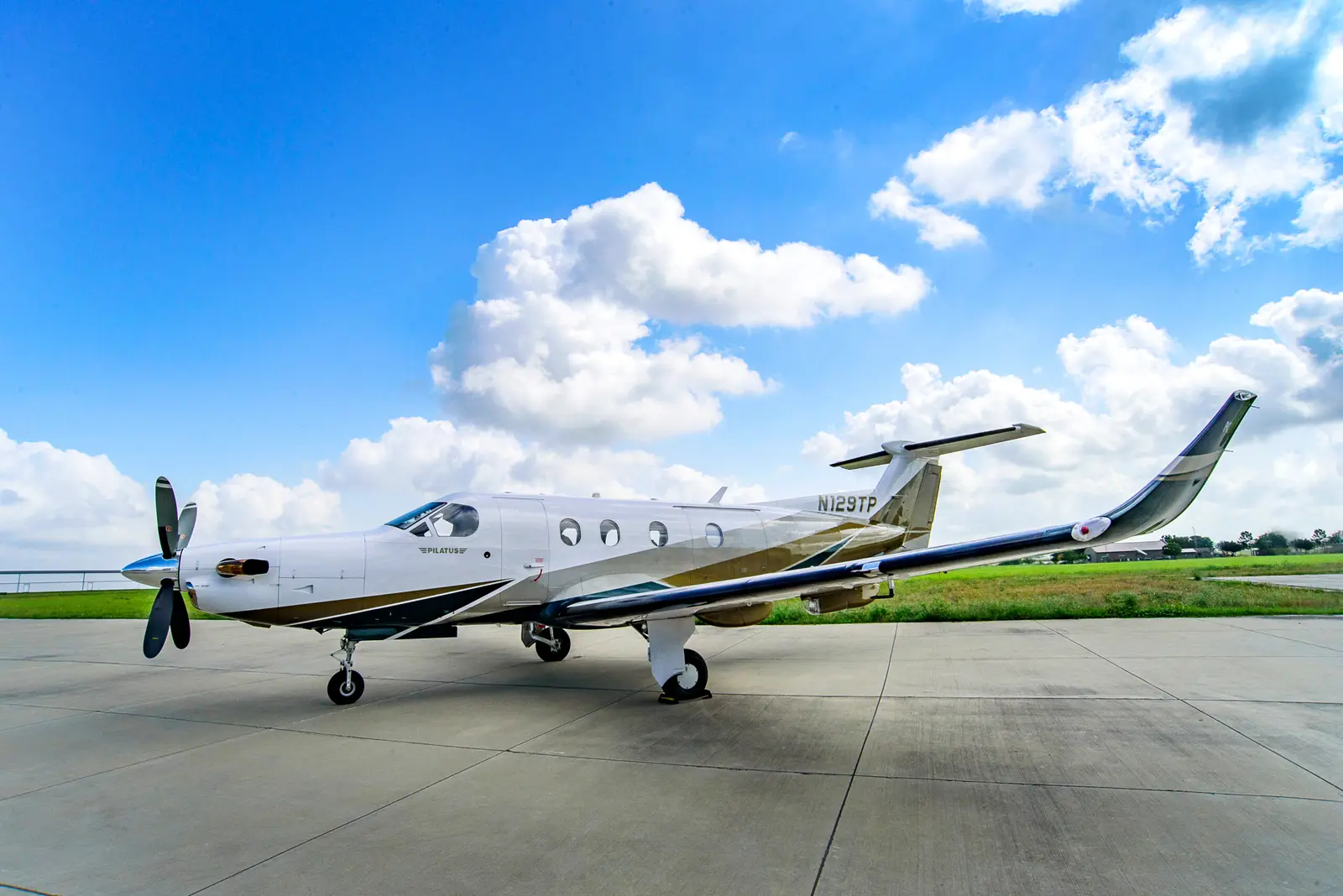 Pilatus PC-12/45 N129TP operated by Haven Aviation Services Group (Haven ASG), exterior