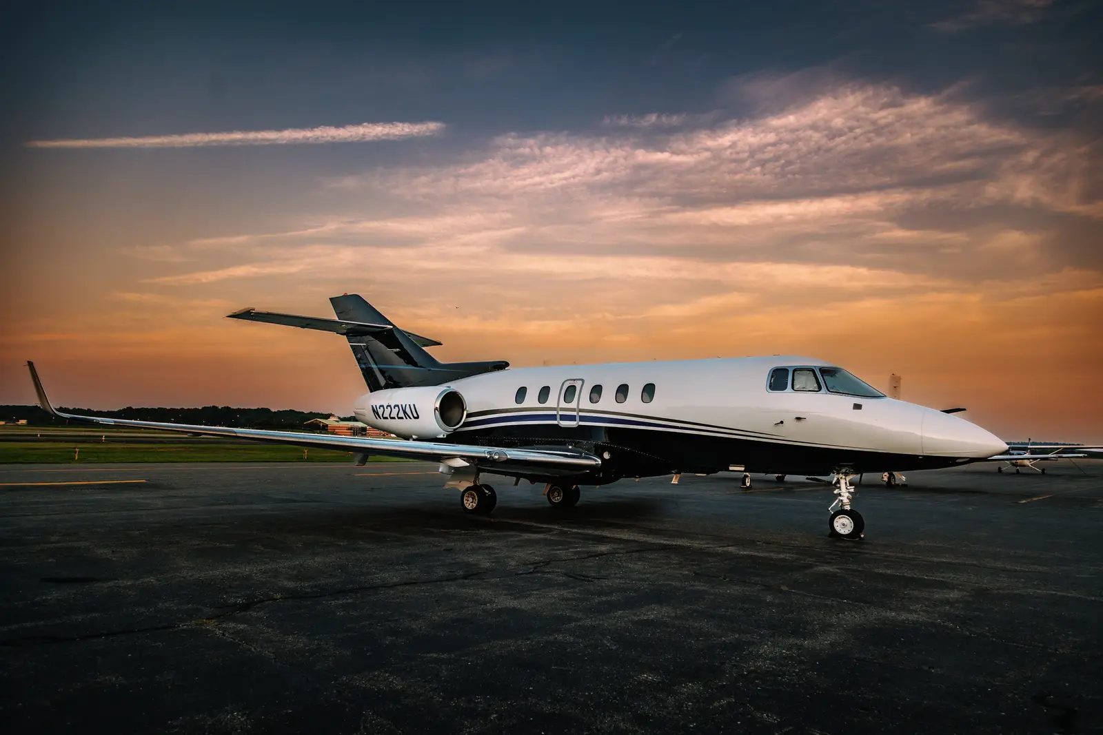 Beechcraft Hawker 850XP N222KU operated by DavisAir, Inc., exterior