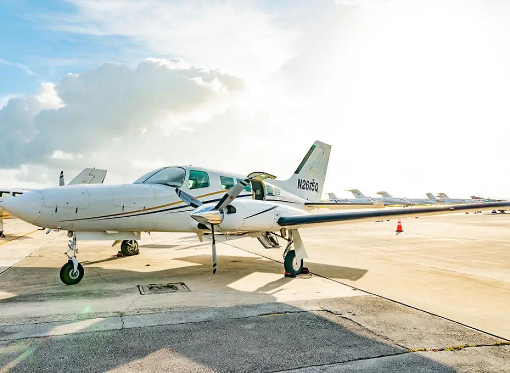 Cessna 402B N2615Q operated by Noble Air Charter, exterior
