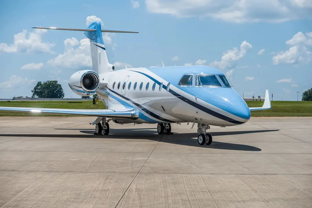 Gulfstream G280 N281HL operated by Davinci Jets, LLC, KCLT, exterior