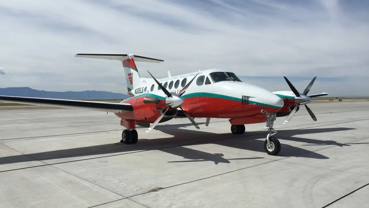 Beechcraft King Air B200 N305LG operated by Seven Bar Aviation, LLC, exterior